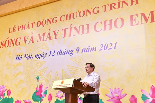 Thủ tướng Phạm Minh Chính kêu gọi chung tay, góp sức hỗ trợ 'sóng và máy tính' cho hàng triệu học sinh, sinh viên