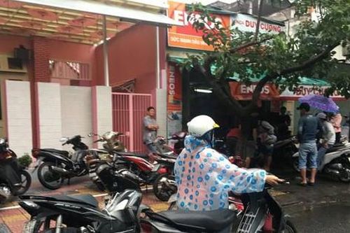 Đà Nẵng cho phép tiệm sửa xe, điện nước, cửa hàng sách giáo khoa hoạt động lại