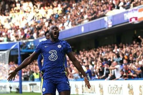 Lukaku bùng nổ, Chelsea vùi dập đối thủ chiếu dưới