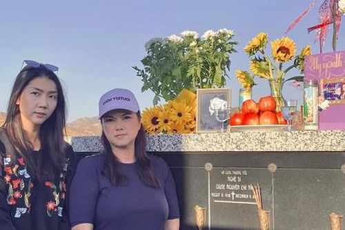 Người mẫu Ngọc Quyên chia sẻ xúc động khi lần đầu tới viếng mộ cố nghệ sĩ Chí Tài ở Mỹ