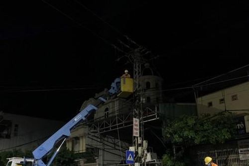 4.372 trạm biến áp với 401 nghìn khách hàng bị ảnh hưởng Bão số 5