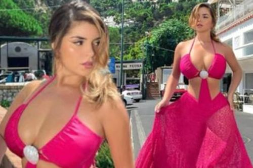 Mẫu nội y Demi Rose khoe vòng một 'ngoại cỡ' với váy 2 dây siêu nóng bỏng