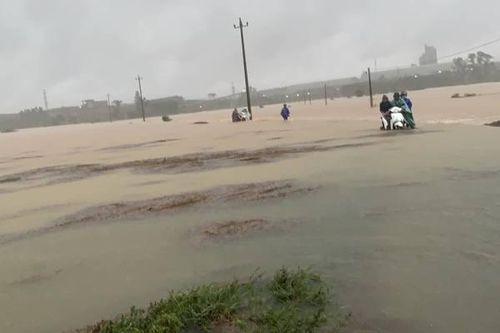 Lũ chia cắt nhiều nơi vùng núi TT-Huế, Quảng Trị, 37 người đi rừng 'đứt' liên lạc