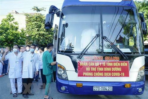 Đoàn y, bác sỹ Điện Biên lên đường hỗ trợ Bình Dương chống dịch