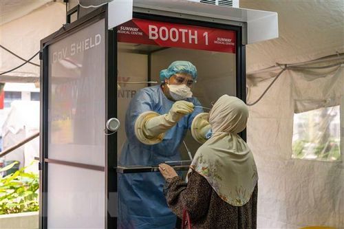 Malaysia ghi nhận số ca tử vong cao nhất, Lào siết chặt phòng dịch