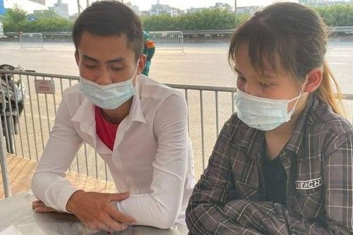 Phát hiện 2 đối tượng dùng Giấy đi đường ký khống để 'thông' chốt