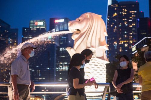 Singapore quyết sống chung với COVID-19 dù ca mắc mới tăng mạnh