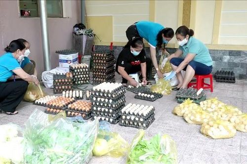 Hỗ trợ tiêu thụ nông sản giúp người dân xoay vòng sản xuất