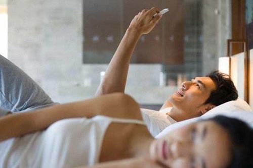 5 dấu hiệu chồng bạn đang ngoại tình chính xác tới 99%
