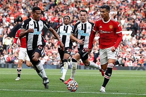 Ronaldo bứt tốc 32,5 km/giờ trước khi ghi bàn cho MU