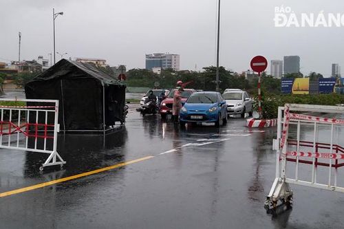 Khẩn trương dọn vệ sinh, khắc phục hậu quả mưa bão, sớm trở lại nhiệm vụ chống dịch