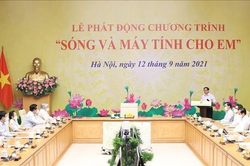 Phát động Chương trình 'Sóng và máy tính cho em'
