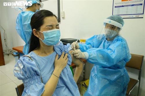 Hà Nội đạt kỷ lục tiêm 573.829 mũi vaccine trong 24 giờ