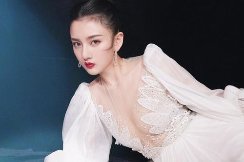 Vai diễn bị chồng phản bội cứu sự nghiệp 'thần tiên tỷ tỷ' gen Z
