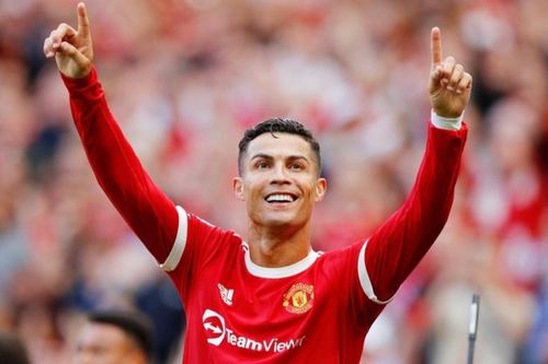 Ronaldo và 9 cầu thủ cùng ra mắt CLB mới trong tuần