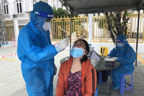 Bình Dương hoàn thành lấy mẫu xét nghiệm diện rộng trước 15/9