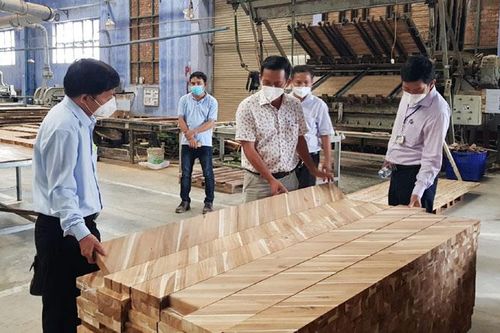 Phú Yên tiếp sức doanh nghiệp hồi phục sau đại dịch