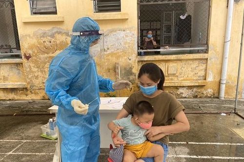 Hà Nội: Rà soát việc xét nghiệm trẻ em nhỏ tuổi, không để dư luận bức xúc