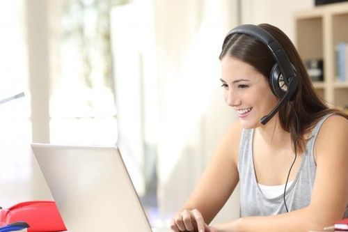 4 mẫu tai nghe giá rẻ được đánh giá tốt về chất lượng mic, phù hợp cho việc học trực tuyến