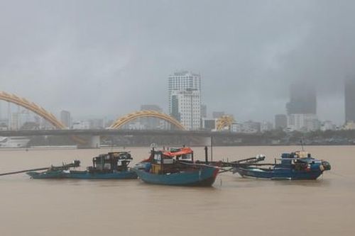 Bão Côn Sơn tan trên vùng biển Đà Nẵng – Quảng Ngãi, mưa lớn vẫn kéo dài