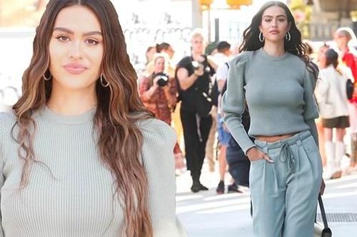 Amelia Hamlin diện mốt không nội y, biến đường phố thành sàn catwalk đẹp ngất ngây