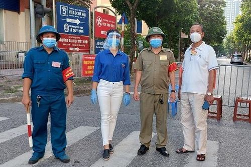 Tổ Covid cộng đồng: Những công dân không nề hà 'đầu sóng, ngọn gió'