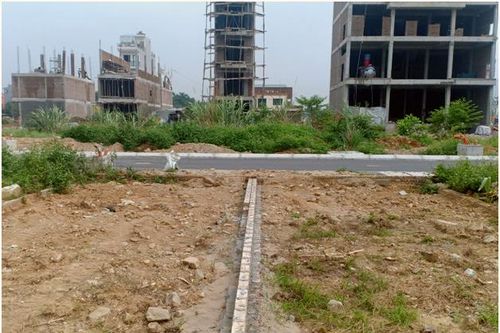 Săn đất cắt lỗ sau dịch bệnh, sẵn tiền dư âm thầm mua gom lô nhỏ