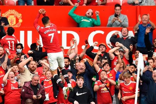 Lộ khoản thưởng khủng của Ronaldo trong hợp đồng với MU