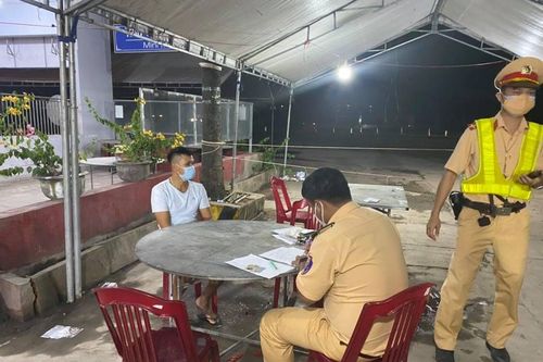 Bình Thuận tổ chức đưa 15 người trên thùng xe đông lạnh về quê