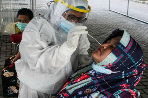 Indonesia dự báo có khoảng 1,9 triệu ca mắc COVID-19 trong năm 2022