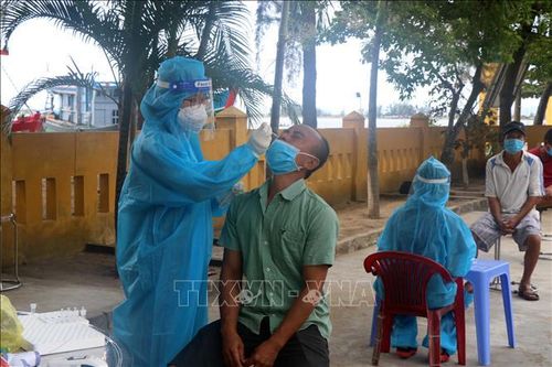 Trên 2.000 công nhân tại Thừa Thiên-Huế có kết quả test nhanh âm tính