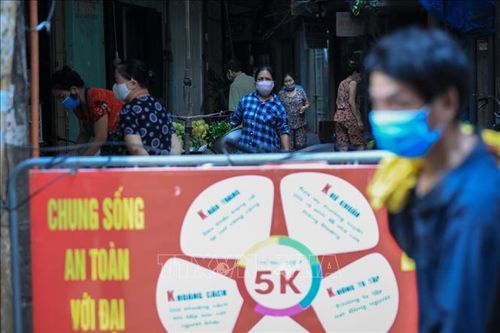 Cuộc sống của người dân 3 'ổ dịch' ở Hà Nội dần trở lại bình thường