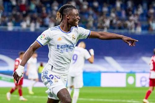 Real Madrid: Camavinga ra mắt như mơ