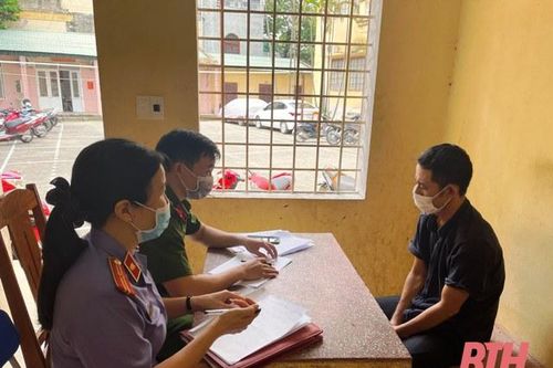 Bắt giữ 4 đối tượng tổ chức sử dụng trái phép ma túy tại nhà riêng giữa vùng tâm dịch