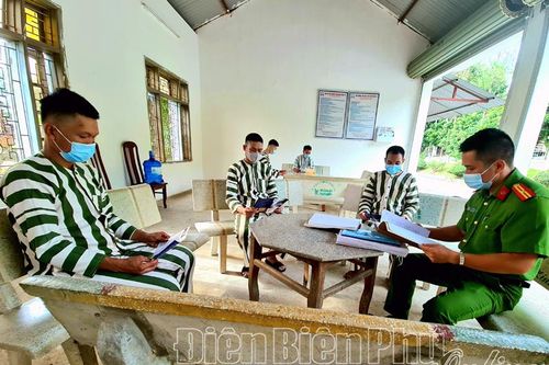 Phổ biến giáo dục pháp luật cho phạm nhân