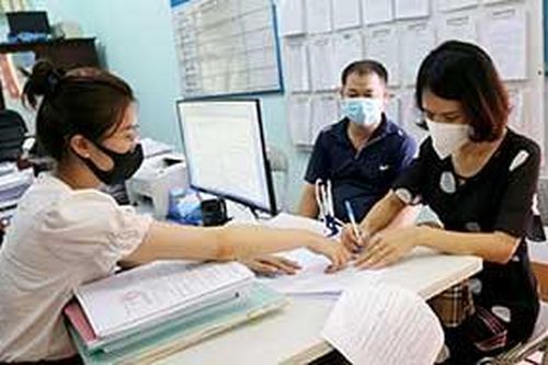Giải quyết thủ tục hành chính ở Na Sầm: Hiệu quả, đúng hạn, tạo hài lòng cho người dânTin khácNgành giáo dục tận dụng thời gian 'vàng' để dạy họcĐảm bảo chất lượng thuốc, đáp ứng nhu cầu chăm sóc sức khỏe Nhân dân