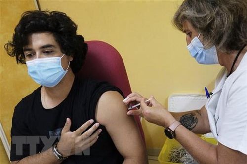 COVID-19: Vaccine giúp giảm tỷ lệ tử vong xuống mức rất thấp