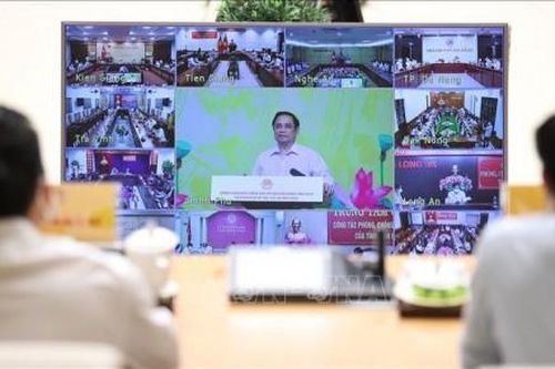 Giáo dục EVN ủng hộ 24.000 máy tính cho chương trình 'Sóng và máy tính cho em'