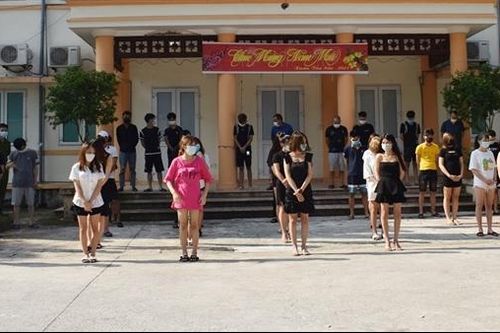 Hàng chục thanh niên vào quán karaoke thác loạn ma túy giữa mùa dịch