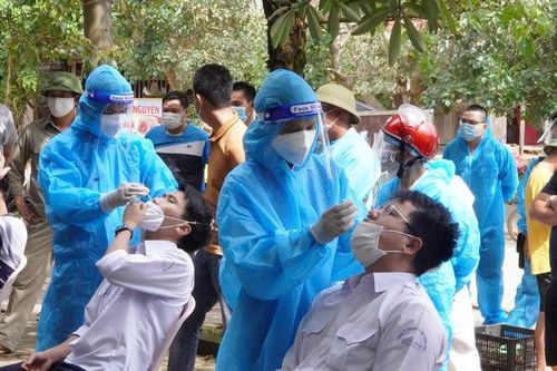 Quảng Bình: Chăm sóc các F0, 11 người thân mắc COVID-19
