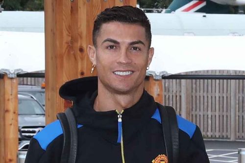 Ronaldo rạng rỡ khi cùng Man United đến Thụy Sĩ