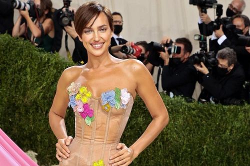 9 mẫu váy gợi cảm nhất Met Gala 2021