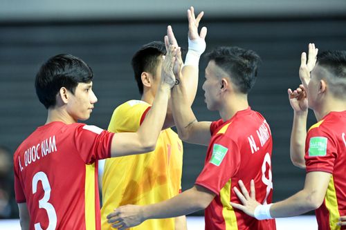 HLV Quang Minh: 'Đội futsal Việt Nam phải quên thất bại trước Brazil'