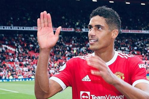 MU: Varane đã tác động đến phòng thay đồ như thế nào?