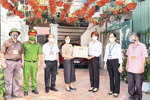 Chia sẻ khó khăn với người ở trọ