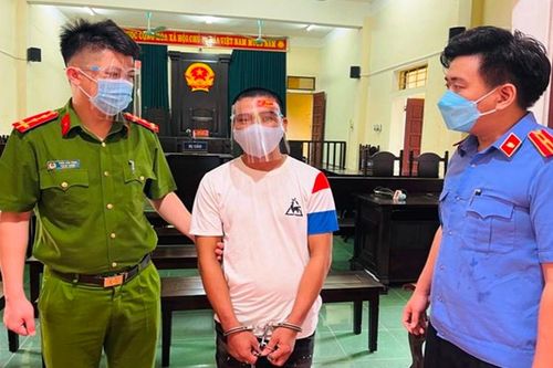 15 tháng tù do chống người thi hành công vụ
