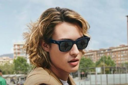 Facebook và Ray-Ban ra mắt kính râm 'thông minh'