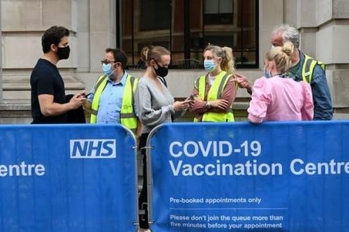 Covid-19: Ukraine công bố hộ chiếu vaccine; 99% ca tử vong tại Anh chưa tiêm chủng đầy đủ