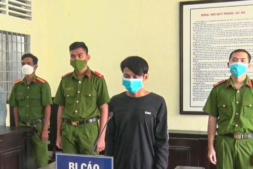 Cần Thơ: Lĩnh 4 năm 6 tháng tù vì chém hai bảo vệ chốt phong tỏa