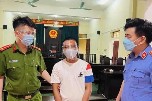 Thanh Hóa: Phạt tù kẻ chống người thi hành công vụ tại điểm chốt chống dịch